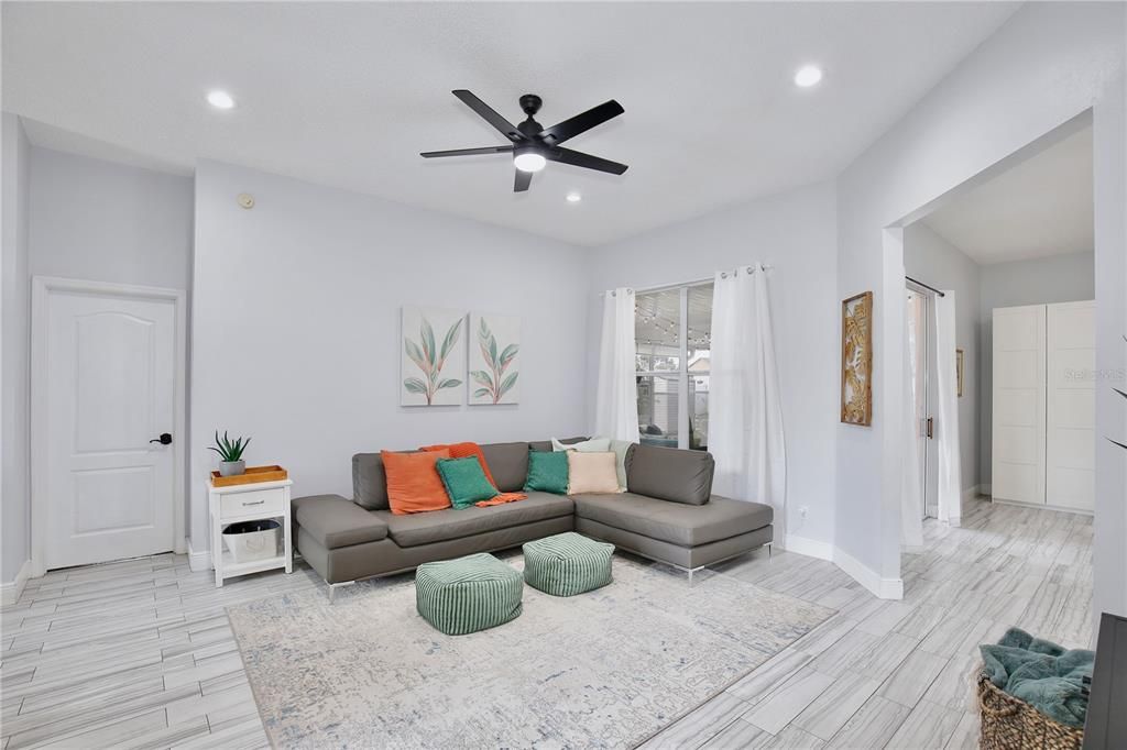 На продажу: $416,000 (4 спален, 2 ванн, 1773 Квадратных фут)