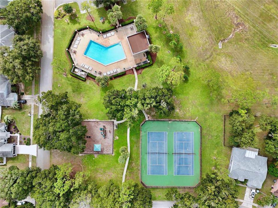 На продажу: $416,000 (4 спален, 2 ванн, 1773 Квадратных фут)