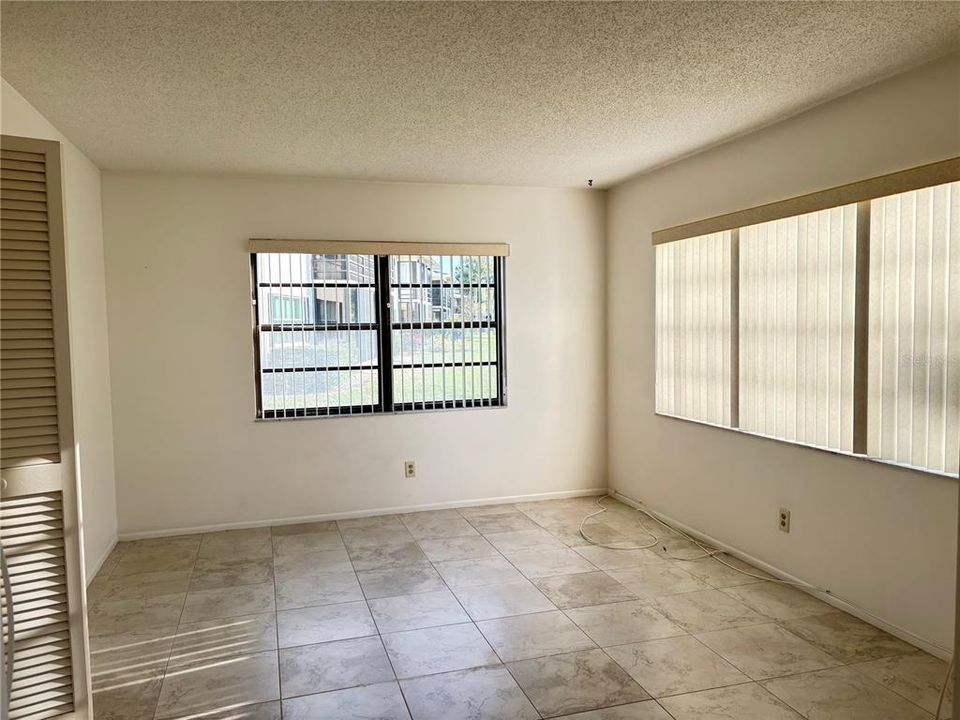 For Rent: $2,050 (3 beds, 2 baths, 1444 Square Feet)