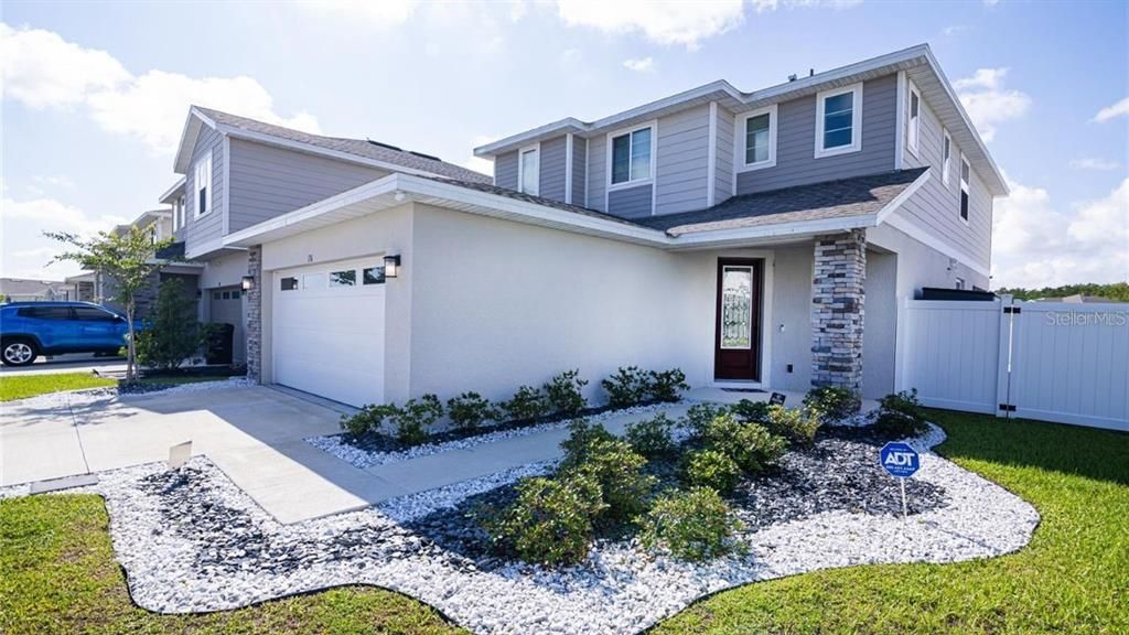 For Rent: $2,700 (4 beds, 2 baths, 2175 Square Feet)