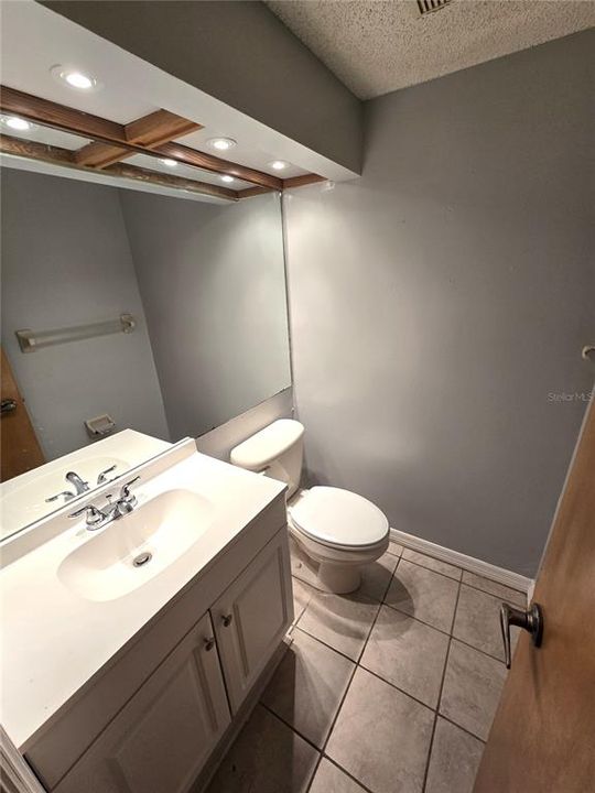 Active With Contract: $1,795 (2 beds, 2 baths, 1462 Square Feet)