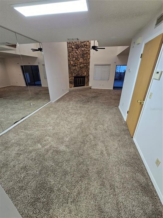 Active With Contract: $1,795 (2 beds, 2 baths, 1462 Square Feet)