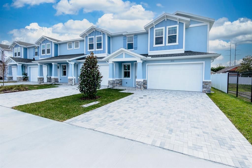 Active With Contract: $515,100 (4 beds, 3 baths, 2226 Square Feet)