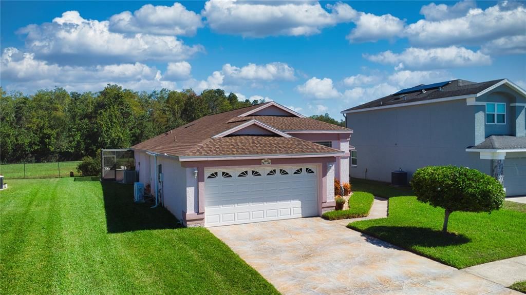 Active With Contract: $379,900 (3 beds, 2 baths, 1621 Square Feet)