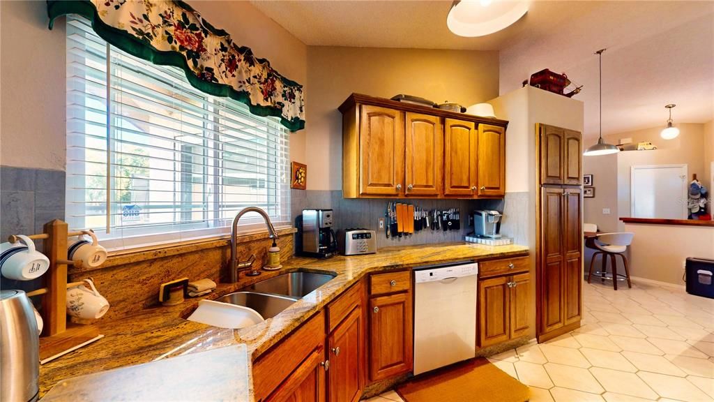 Active With Contract: $379,900 (3 beds, 2 baths, 1621 Square Feet)