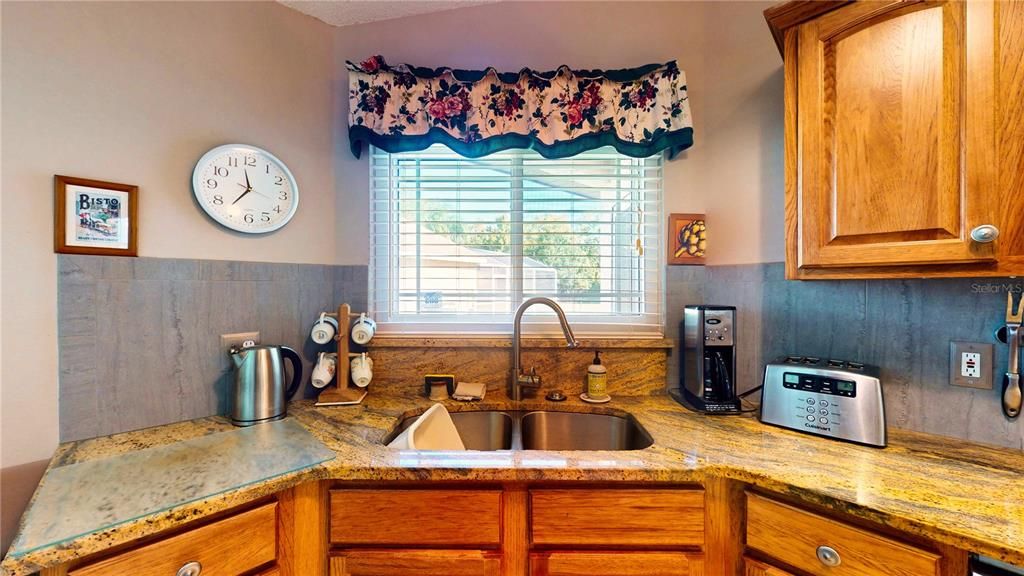 Active With Contract: $379,900 (3 beds, 2 baths, 1621 Square Feet)