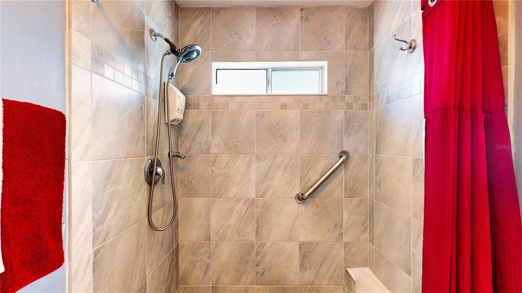 Active With Contract: $379,900 (3 beds, 2 baths, 1621 Square Feet)