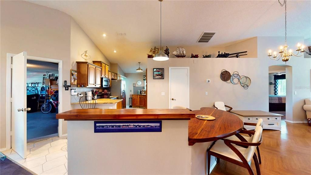 Active With Contract: $379,900 (3 beds, 2 baths, 1621 Square Feet)