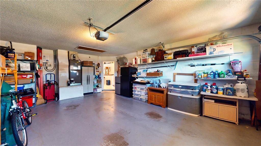 Active With Contract: $379,900 (3 beds, 2 baths, 1621 Square Feet)