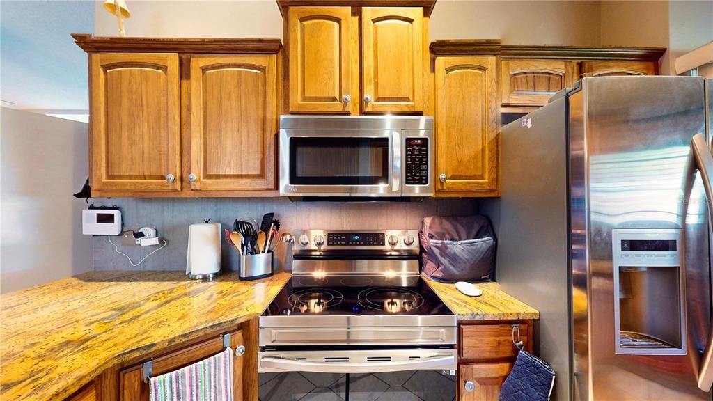 Active With Contract: $379,900 (3 beds, 2 baths, 1621 Square Feet)