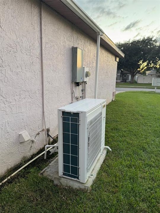 Active With Contract: $379,900 (3 beds, 2 baths, 1621 Square Feet)