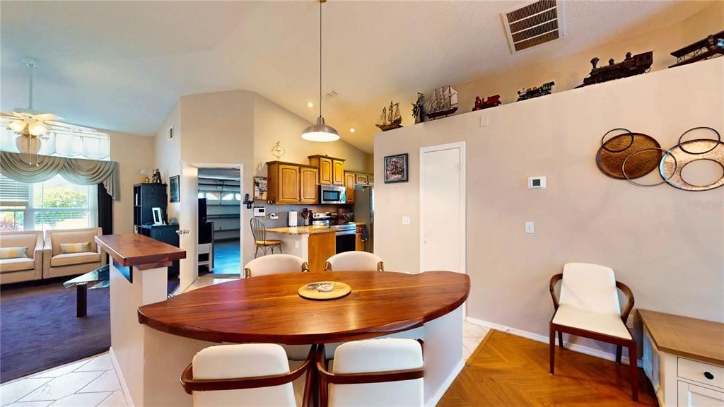 Active With Contract: $379,900 (3 beds, 2 baths, 1621 Square Feet)