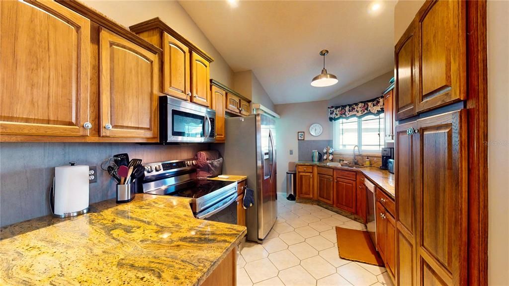 Active With Contract: $379,900 (3 beds, 2 baths, 1621 Square Feet)