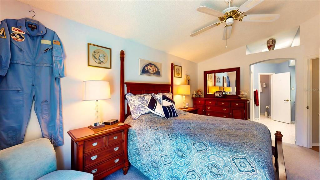 Active With Contract: $379,900 (3 beds, 2 baths, 1621 Square Feet)