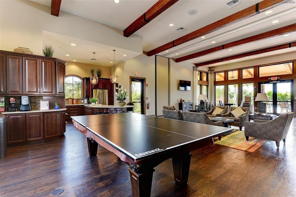 For Sale: $799,000 (3 beds, 2 baths, 1926 Square Feet)