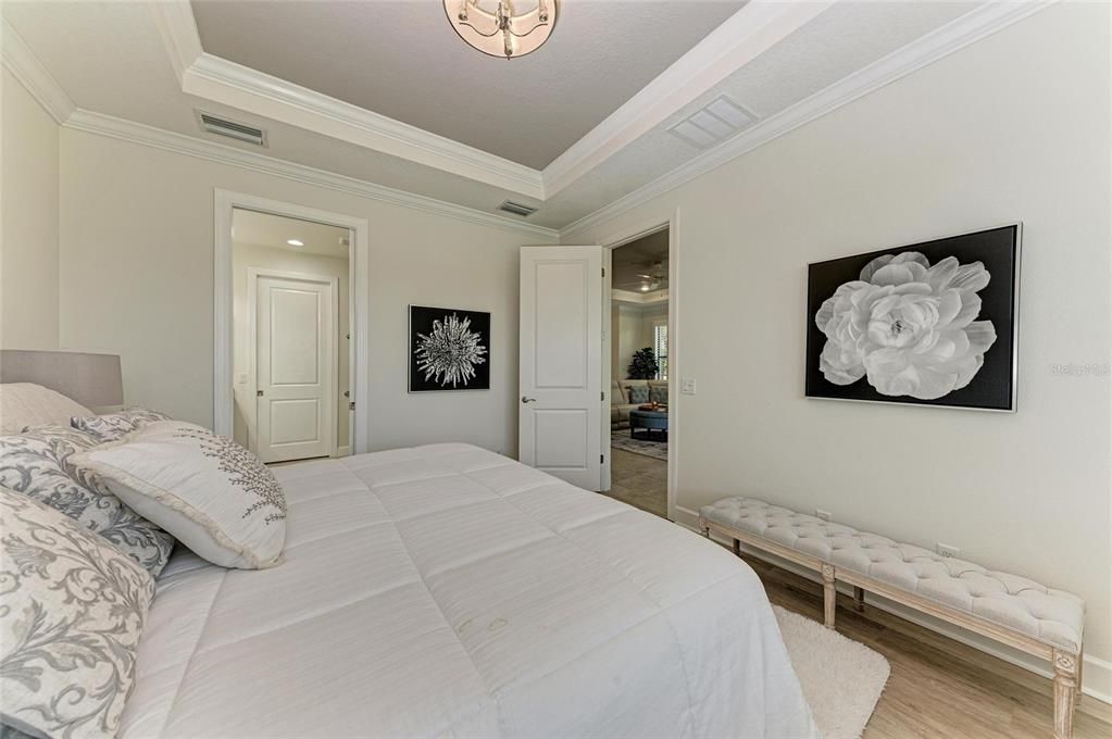 For Sale: $799,000 (3 beds, 2 baths, 1926 Square Feet)