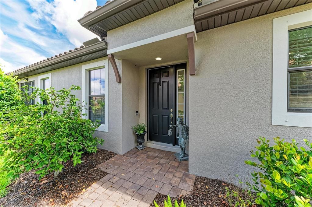 For Sale: $799,000 (3 beds, 2 baths, 1926 Square Feet)