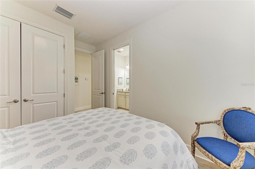 For Sale: $799,000 (3 beds, 2 baths, 1926 Square Feet)