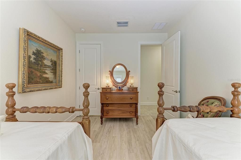 For Sale: $799,000 (3 beds, 2 baths, 1926 Square Feet)