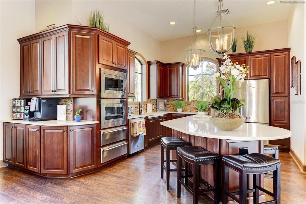 For Sale: $799,000 (3 beds, 2 baths, 1926 Square Feet)