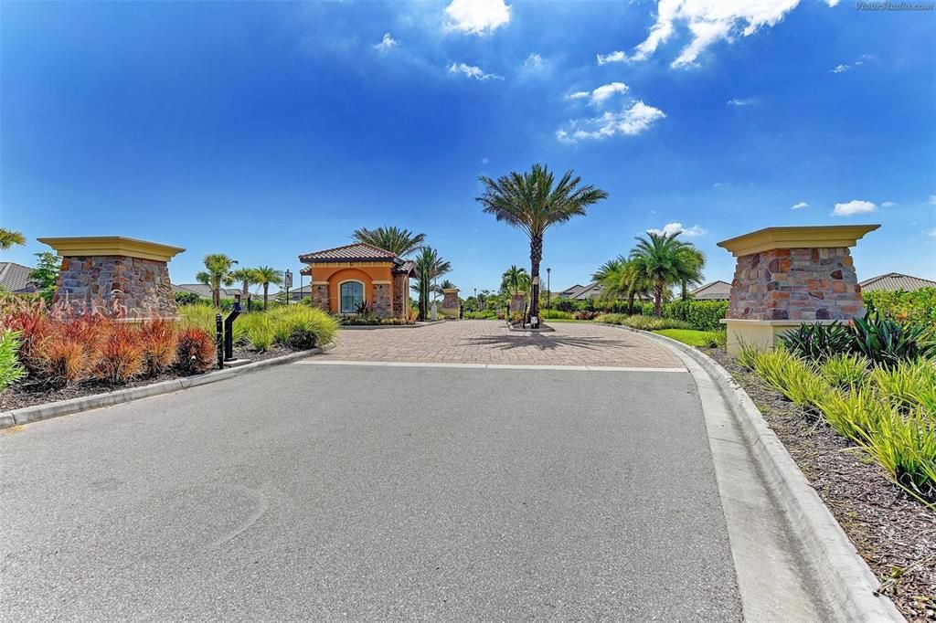 For Sale: $799,000 (3 beds, 2 baths, 1926 Square Feet)