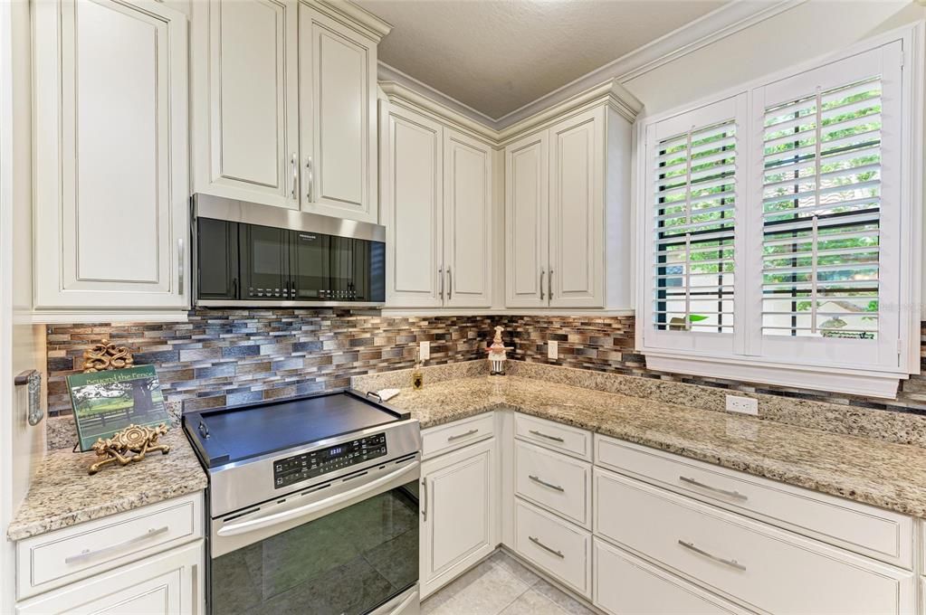 For Sale: $799,000 (3 beds, 2 baths, 1926 Square Feet)