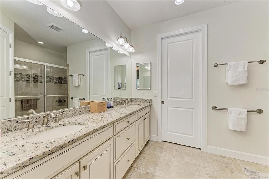 For Sale: $799,000 (3 beds, 2 baths, 1926 Square Feet)