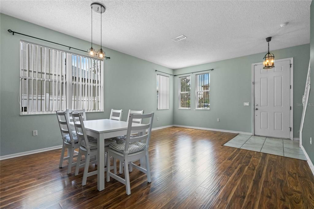 En Renta: $2,550 (3 camas, 2 baños, 2550 Pies cuadrados)