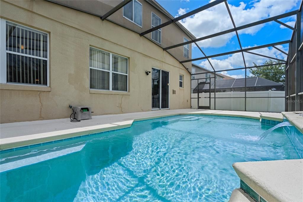 En Renta: $2,550 (3 camas, 2 baños, 2550 Pies cuadrados)