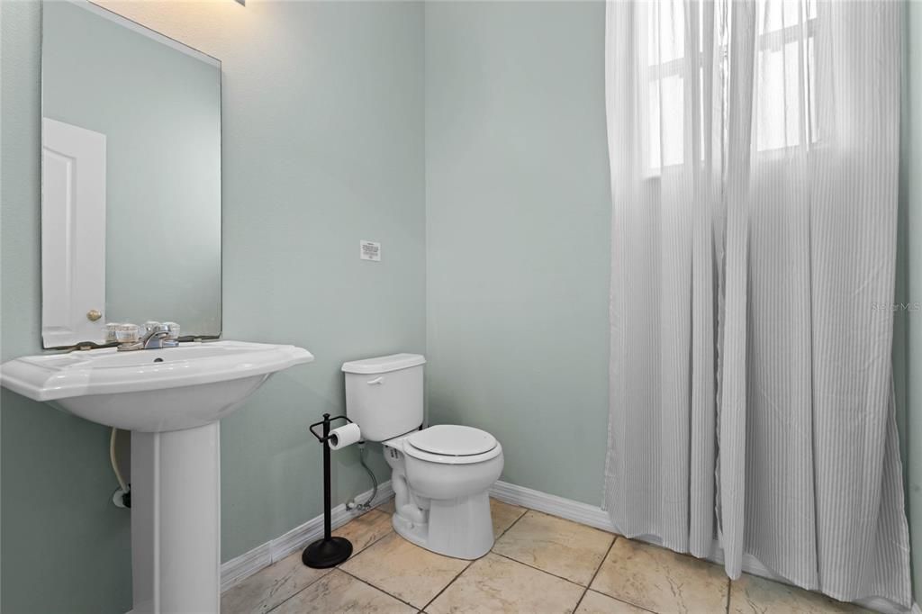 En Renta: $2,550 (3 camas, 2 baños, 2550 Pies cuadrados)