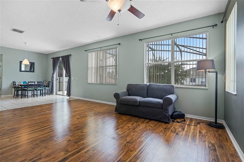 En Renta: $2,550 (3 camas, 2 baños, 2550 Pies cuadrados)