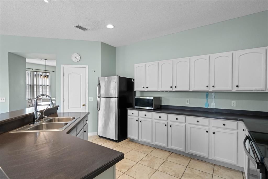 En Renta: $2,550 (3 camas, 2 baños, 2550 Pies cuadrados)