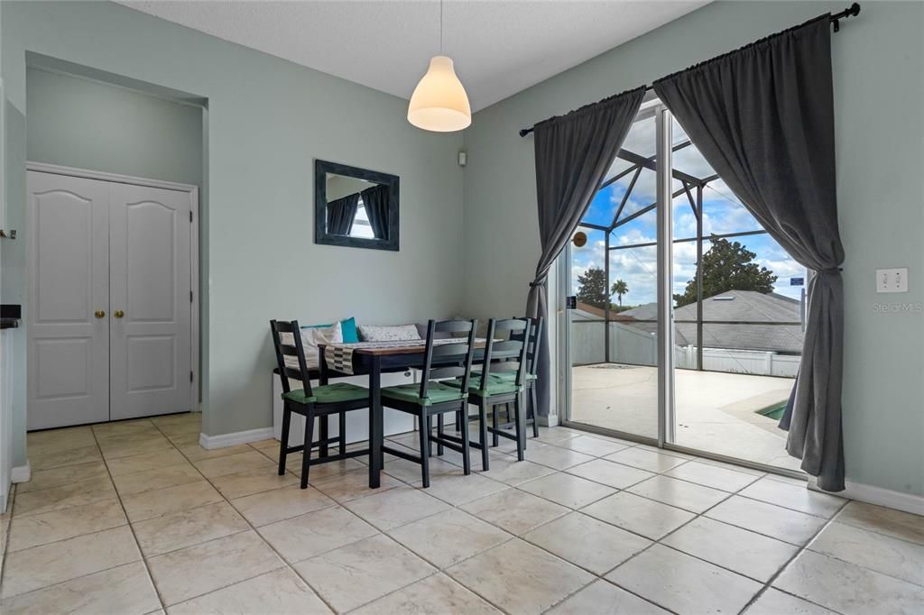 En Renta: $2,550 (3 camas, 2 baños, 2550 Pies cuadrados)