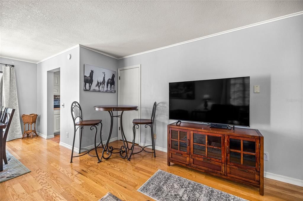 待售: $875,000 (3 贝兹, 2 浴室, 1702 平方英尺)