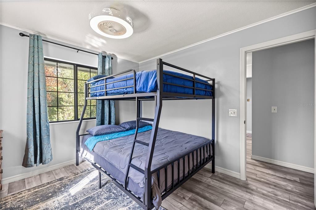 待售: $875,000 (3 贝兹, 2 浴室, 1702 平方英尺)