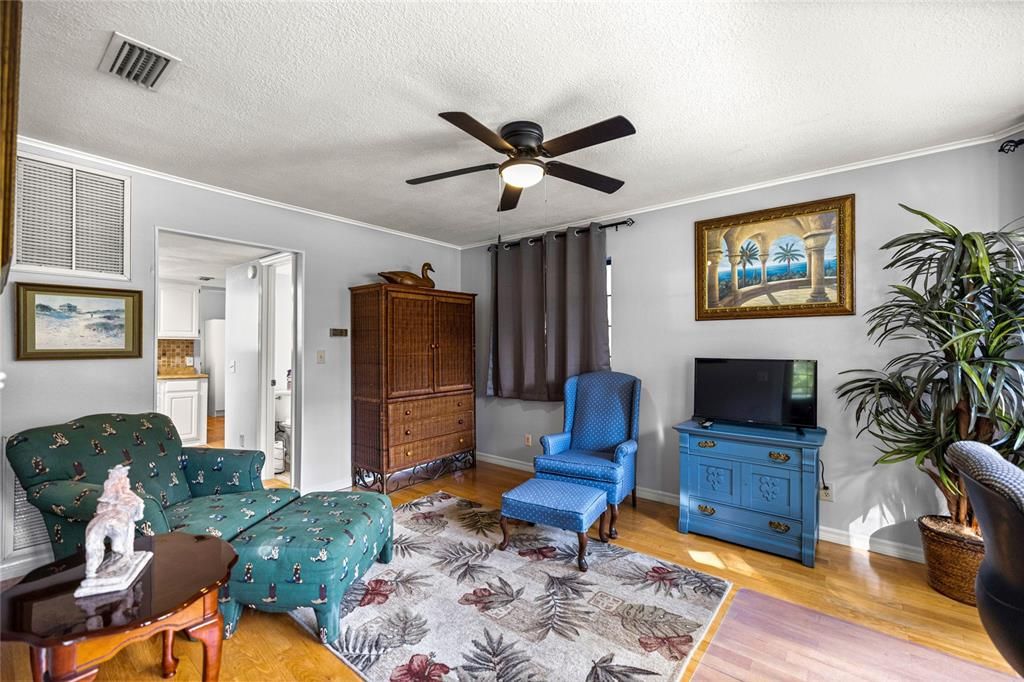 待售: $875,000 (3 贝兹, 2 浴室, 1702 平方英尺)