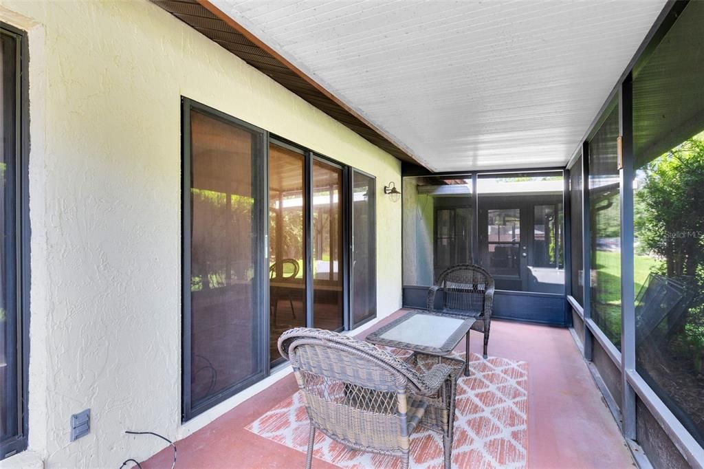 待售: $320,000 (2 贝兹, 2 浴室, 1221 平方英尺)