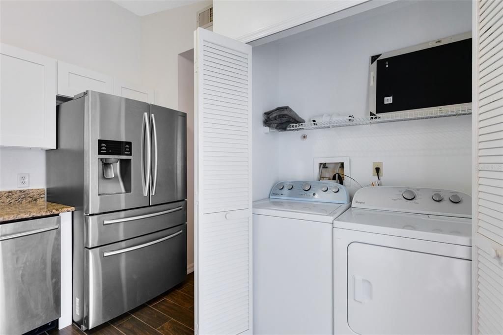 待售: $320,000 (2 贝兹, 2 浴室, 1221 平方英尺)