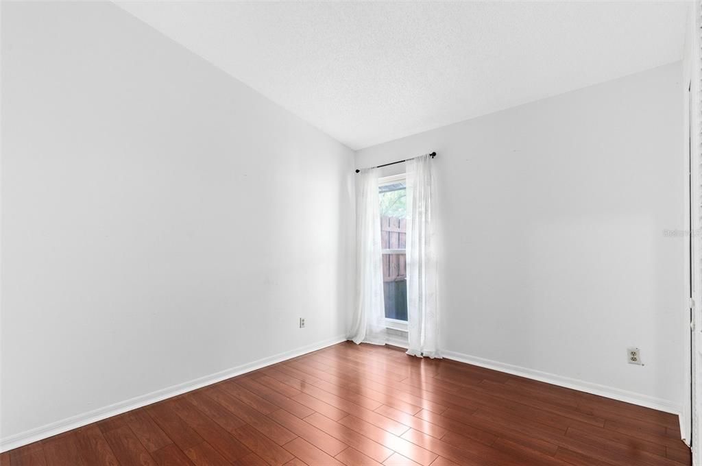 待售: $320,000 (2 贝兹, 2 浴室, 1221 平方英尺)