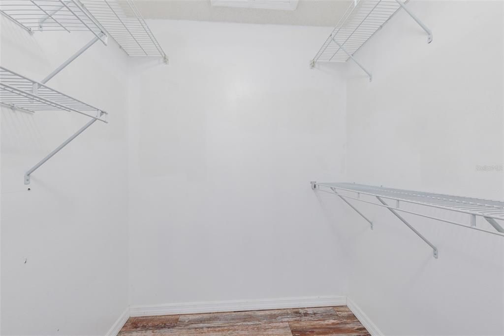 待售: $320,000 (2 贝兹, 2 浴室, 1221 平方英尺)