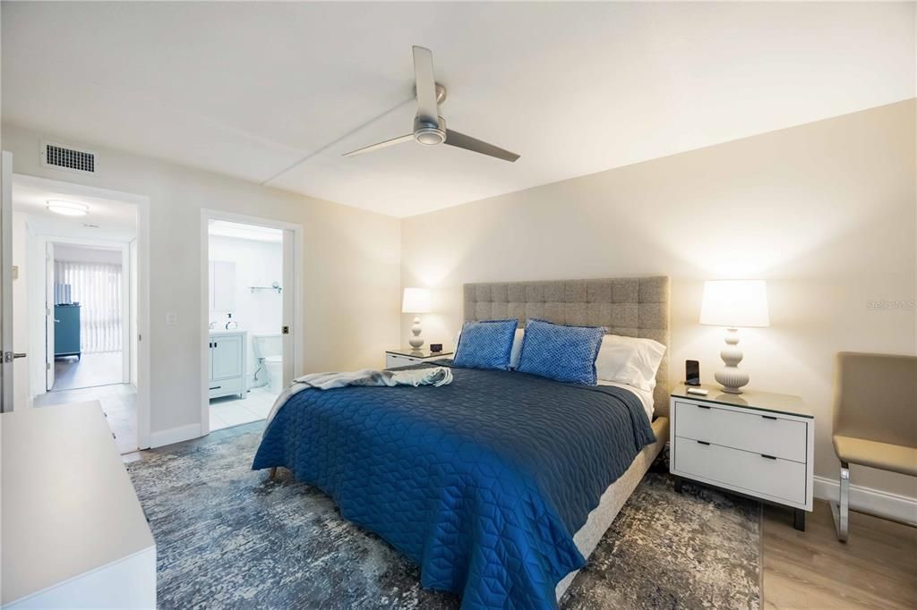 For Sale: $270,000 (2 beds, 2 baths, 1254 Square Feet)