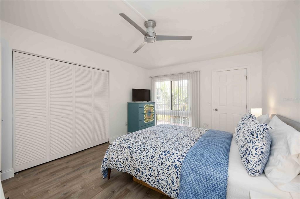 For Sale: $270,000 (2 beds, 2 baths, 1254 Square Feet)