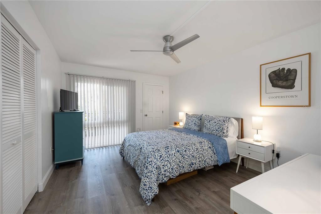 For Sale: $270,000 (2 beds, 2 baths, 1254 Square Feet)