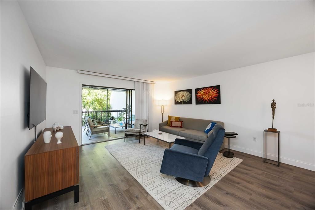 For Sale: $270,000 (2 beds, 2 baths, 1254 Square Feet)