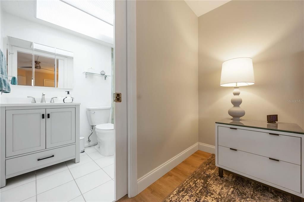 For Sale: $270,000 (2 beds, 2 baths, 1254 Square Feet)