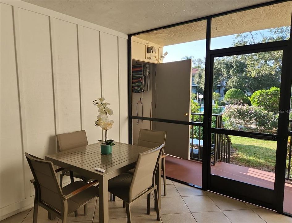 For Sale: $270,000 (2 beds, 2 baths, 1254 Square Feet)