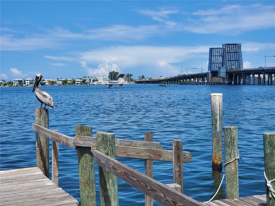 For Sale: $270,000 (2 beds, 2 baths, 1254 Square Feet)