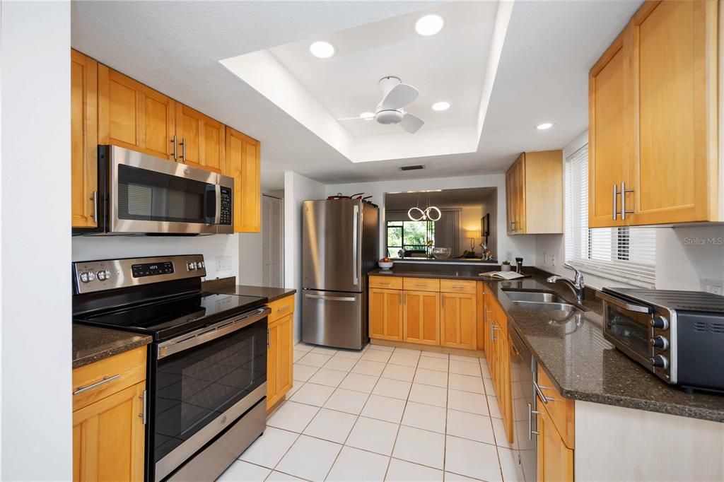 For Sale: $270,000 (2 beds, 2 baths, 1254 Square Feet)