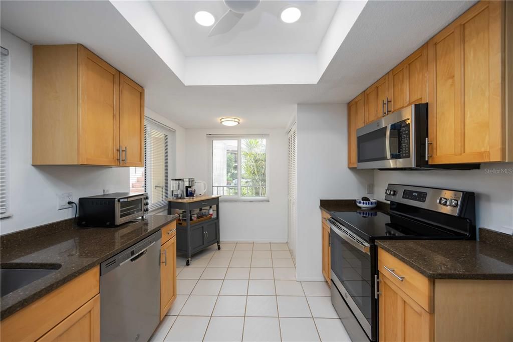 For Sale: $270,000 (2 beds, 2 baths, 1254 Square Feet)