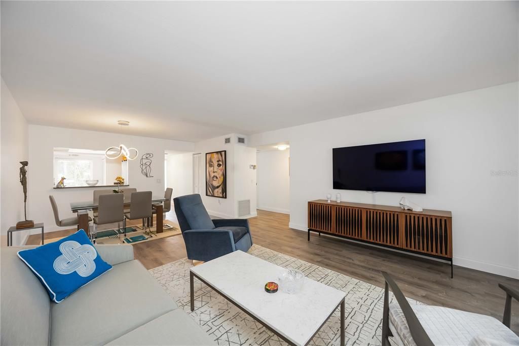 For Sale: $270,000 (2 beds, 2 baths, 1254 Square Feet)